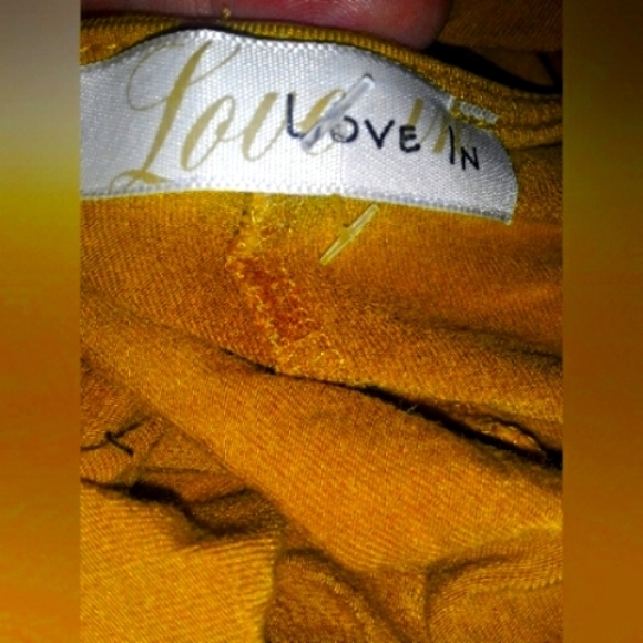 Women's Size Medium Loosefit Airy Longsleeved Round Neck Blouse Asymmetrical Top - Picture 3 of 3